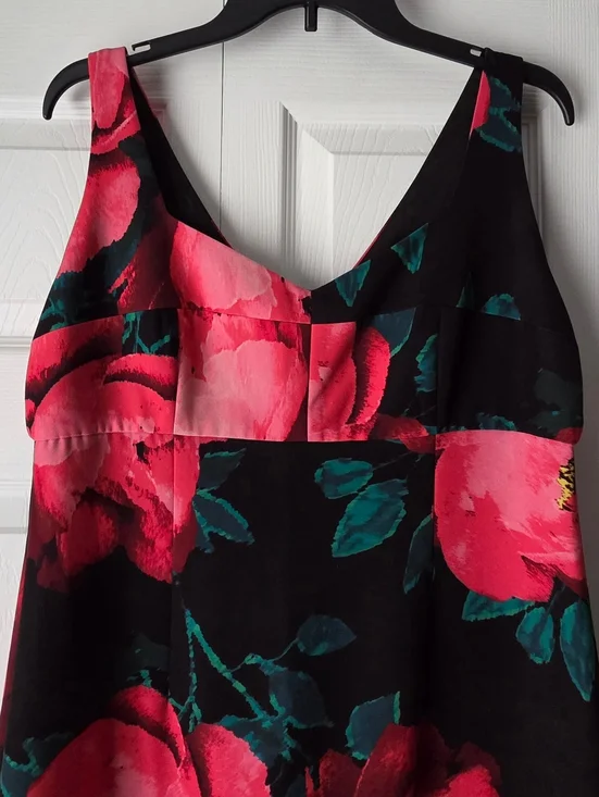 Trina Turk Women's Floral Sleeveless V-Neck Midi Sheath Dress Size 12 - Picture 4 of 10